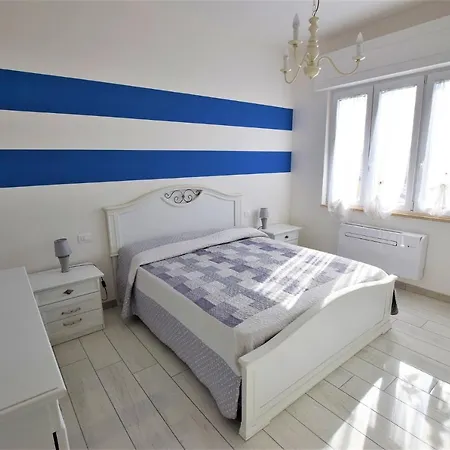 Colombo Apartment, Fronte Lejlighed