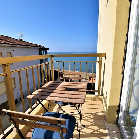 Colombo Apartment, Fronte サン·ヴィンチェンツォ